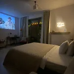 Zene Apartment Vinyl Record Player & Projector