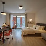 Zene Apartment Vinyl Record Player & Projector